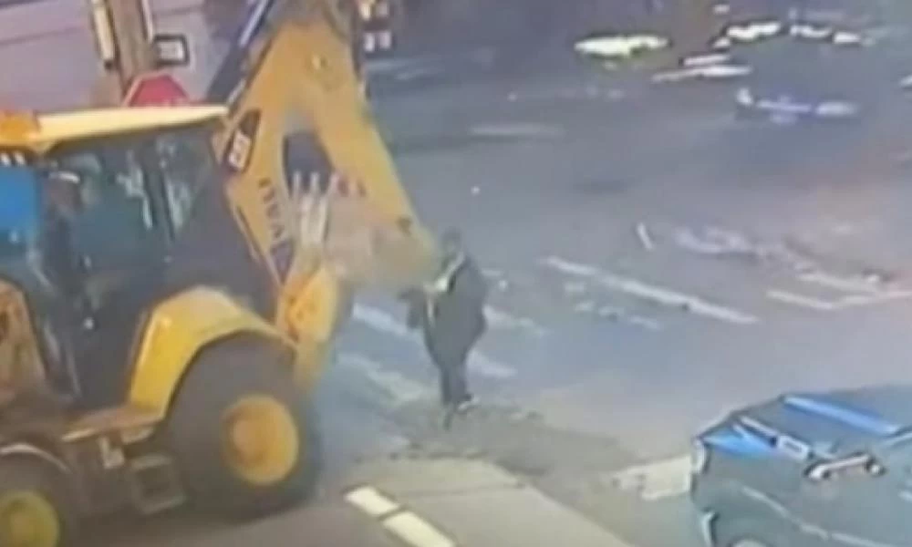 ΗΠΑ: Γυναίκα κοιτούσε το κινητό της και την σκότωσε εκσκαφέας